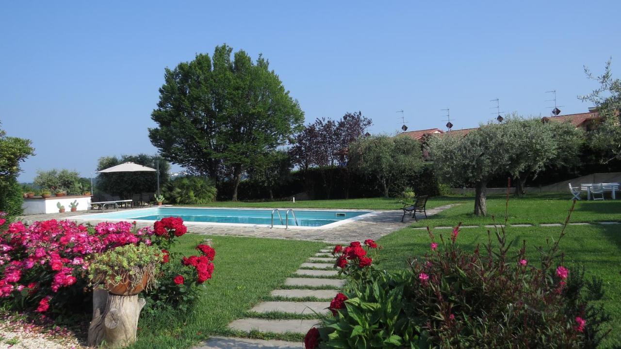 Il Gelso Di Barcuzzi Bed and Breakfast Lonato Eksteriør billede