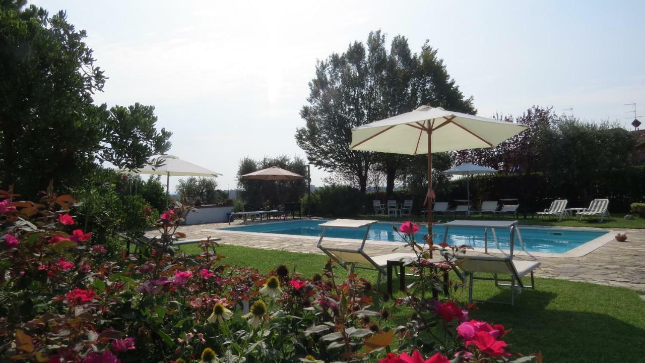 Il Gelso Di Barcuzzi Bed and Breakfast Lonato Eksteriør billede